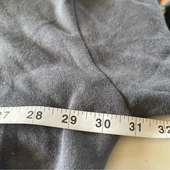 NWT Women’s Spooky smiley face sweatshirt gray with graphic size XXL Halloween - Picture 10 of 10